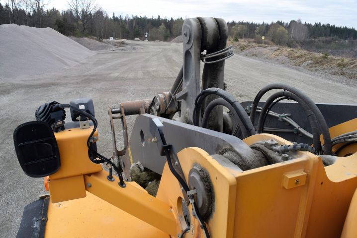 563333-33 Wheel loader Volvo L180F -07 incl. bucket