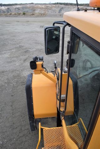 563333-56 Wheel loader Volvo L180F -07 incl. bucket
