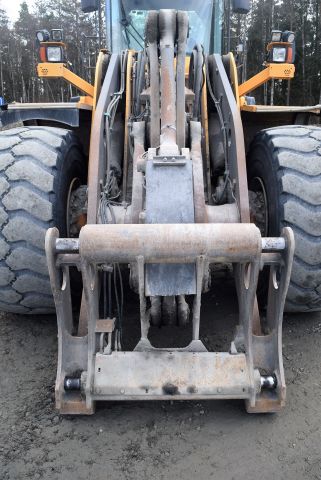 563333-59 Wheel loader Volvo L180F -07 incl. bucket
