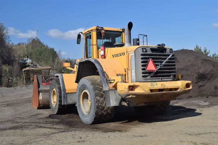 563334-3 Wheel loader Volvo L180E -05 incl. bucket