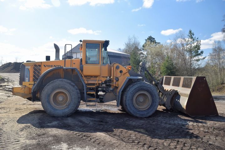 563334-6 Wheel loader Volvo L180E -05 incl. bucket