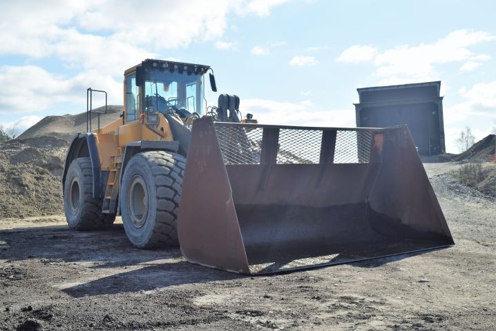 563334-7 Wheel loader Volvo L180E -05 incl. bucket
