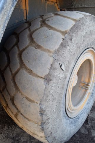 563334-14 Wheel loader Volvo L180E -05 incl. bucket