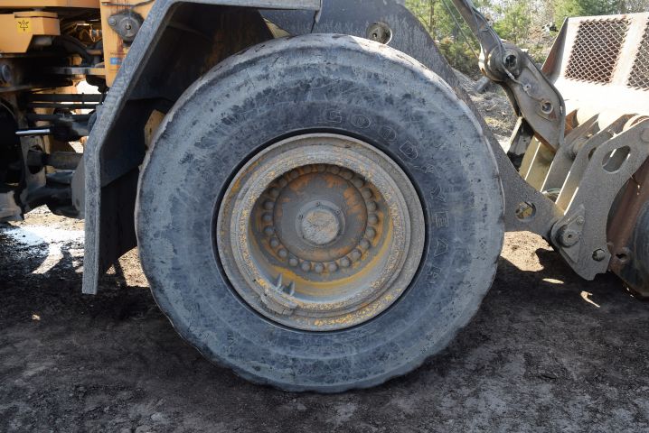 563334-15 Wheel loader Volvo L180E -05 incl. bucket