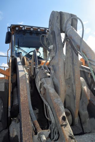 563334-19 Wheel loader Volvo L180E -05 incl. bucket