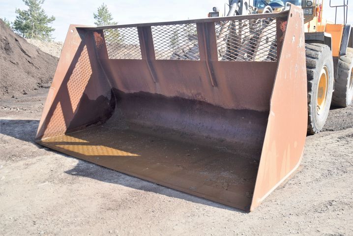 563334-20 Wheel loader Volvo L180E -05 incl. bucket
