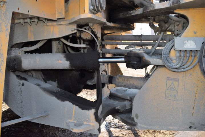 563334-28 Wheel loader Volvo L180E -05 incl. bucket