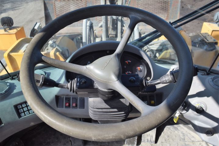 563334-40 Wheel loader Volvo L180E -05 incl. bucket