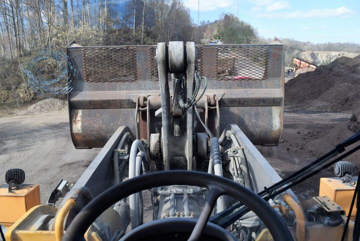 563334-49 Wheel loader Volvo L180E -05 incl. bucket