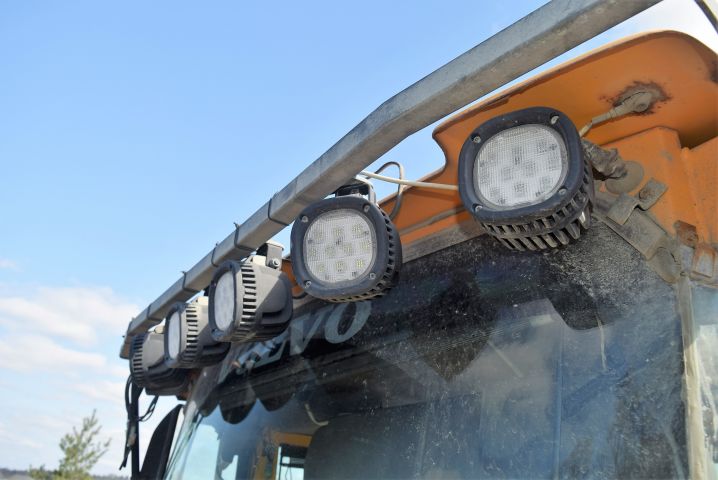 563334-54 Wheel loader Volvo L180E -05 incl. bucket