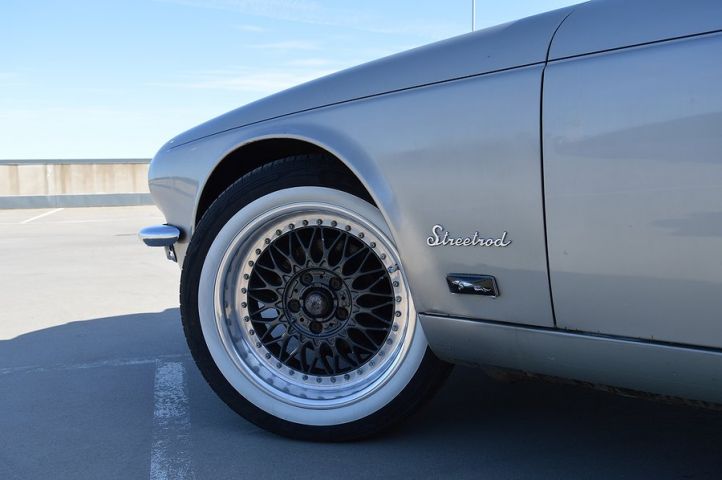 554897-6 Jaguar XJ LWB 4.2 XK6 186hk -77 "6200mil"