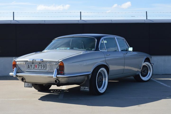 554897-4 Jaguar XJ LWB 4.2 XK6 186hk -77 "6200mil"