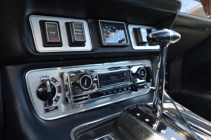 554897-9 Jaguar XJ LWB 4.2 XK6 186hk -77 "6200mil"