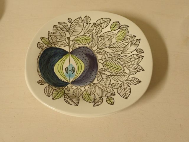 466841-6 Older tube beach porcelain 15 parts.