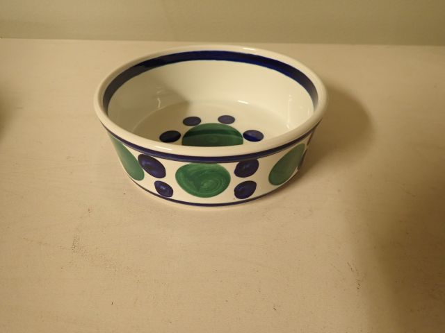 466841-9 Older tube beach porcelain 15 parts.