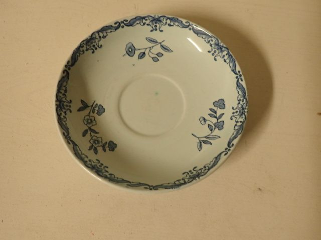 466841-14 Older tube beach porcelain 15 parts.