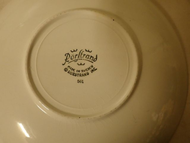 466841-23 Older tube beach porcelain 15 parts.