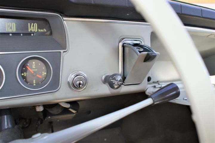 339549-21 Saab 96 DE LUXE - 61 (820 mil)