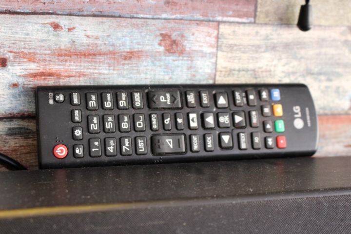 558879-2 TV, LG, 60 ", soundbar, sub