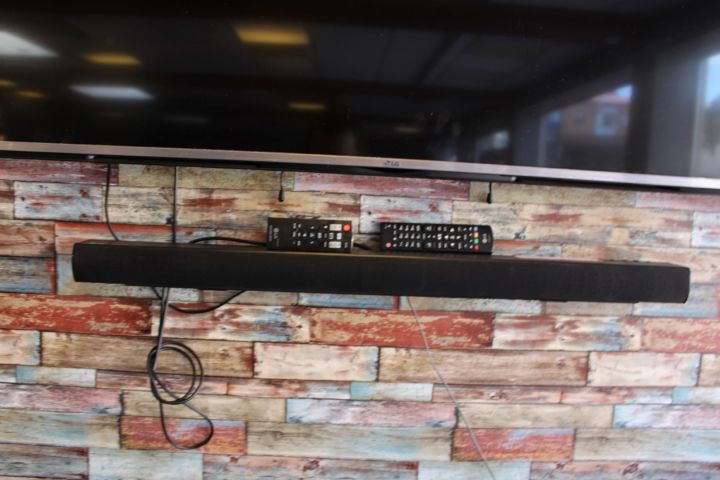 558879-4 TV, LG, 60 ", soundbar, sub