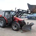 565653-4 Traktor Massey Ferguson 4225 -1997 med frontlastare, vikplog, sandspridare