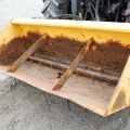 565653-7 Traktor Massey Ferguson 4225 -1997 med frontlastare, vikplog, sandspridare