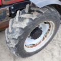 565653-13 Traktor Massey Ferguson 4225 -1997 med frontlastare, vikplog, sandspridare