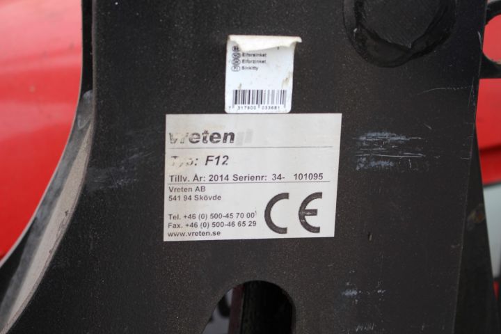 565653-14 Traktor Massey Ferguson 4225 -1997 med frontlastare, vikplog, sandspridare