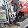 565653-24 Traktor Massey Ferguson 4225 -1997 med frontlastare, vikplog, sandspridare