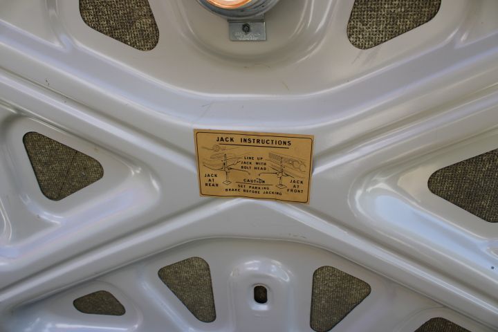 567032-38 Pontiac Catalina -60