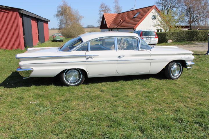 567032-8 Pontiac Catalina -60