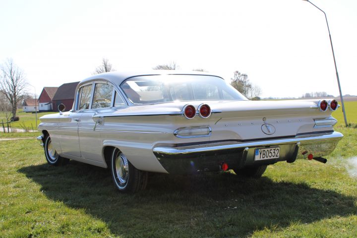 567032-12 Pontiac Catalina -60