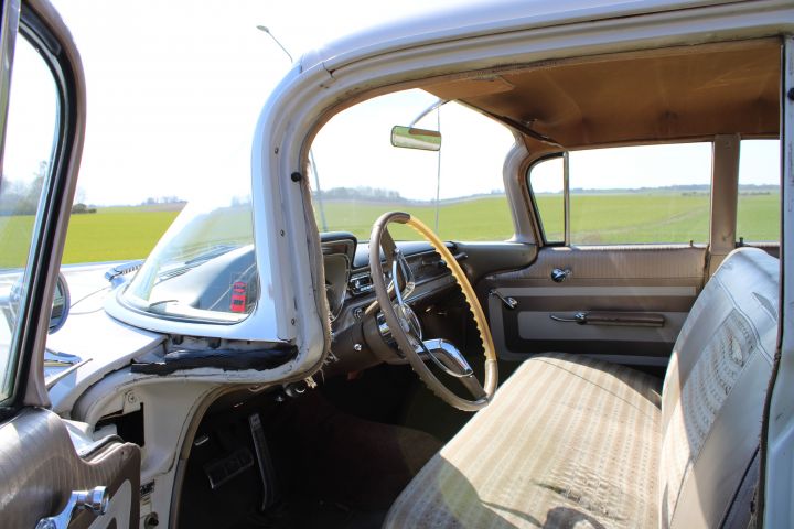 567032-17 Pontiac Catalina -60