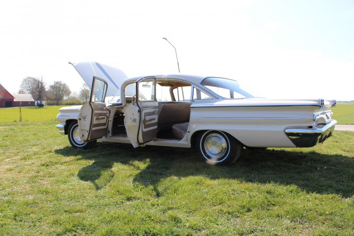 567032-31 Pontiac Catalina -60