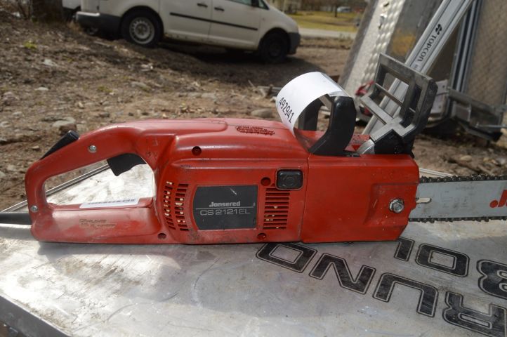492941-3 Chainsaw Jonsered CS 2121 EL