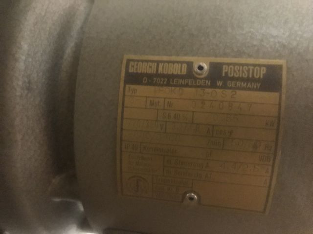 567852-7 Pfaff 901-3915-300/002 button hole machine