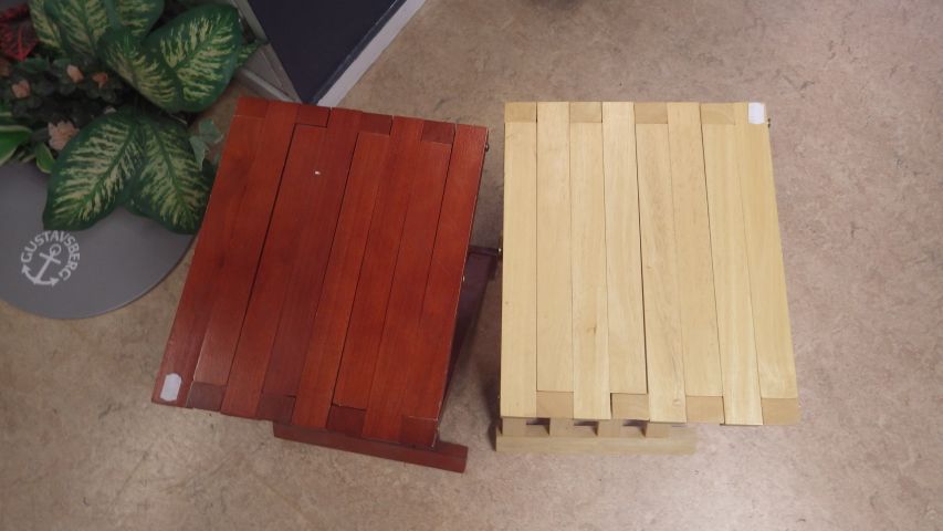 451399-2 Wooden pallets
