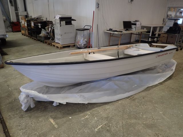 521230-1 Plastic boat Sandström Basic 380 NY
