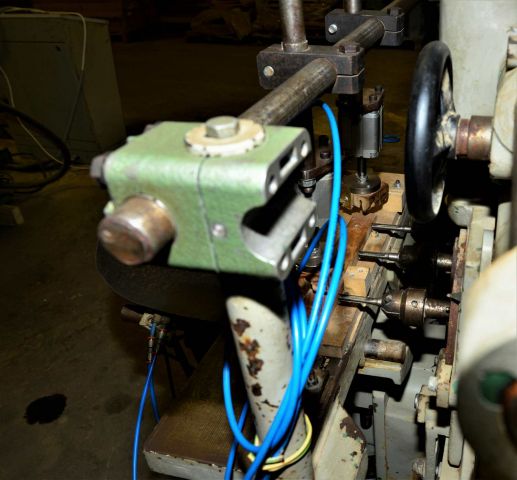 568350-4 Double sided oscillating mortiser with two benches