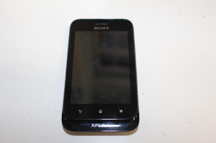 437377-7 2 mobile phones Sony Xperia