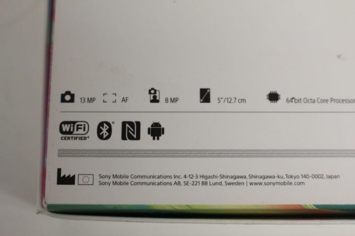 437377-11 2 mobile phones Sony Xperia