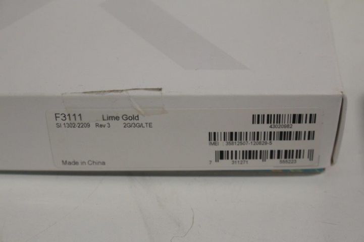 437377-10 2 mobile phones Sony Xperia