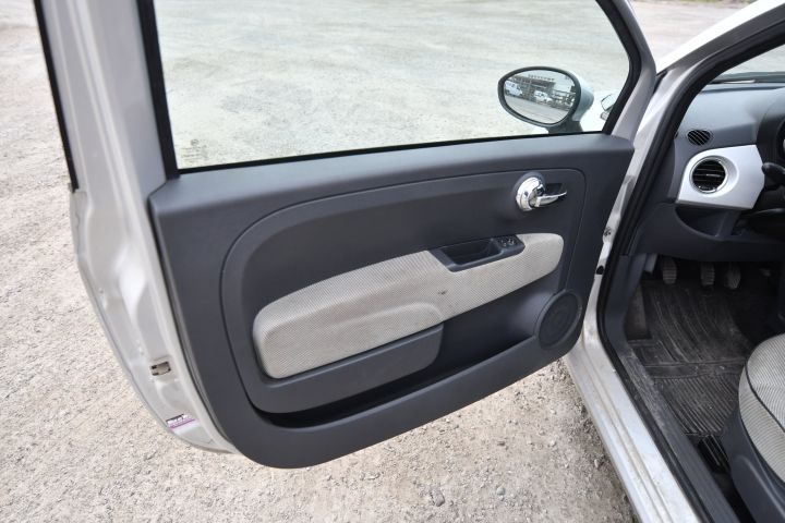 568462-11 Fiat 500 2008