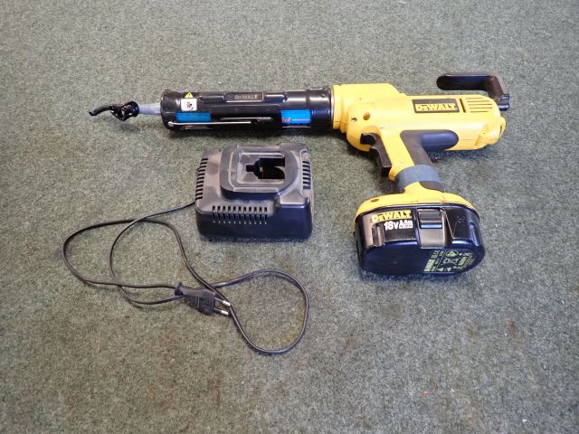 549077-1 Silicone sprayer DeWalt DC547