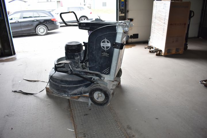 569216-6 Radio controlled concrete grinder HTC 950 RX -06