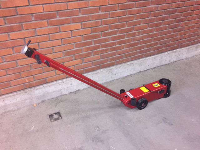 569324-6 Red Tool - Pneumatic Jack 50 Ton & 2 pcs Jack stands 15 Ton - New