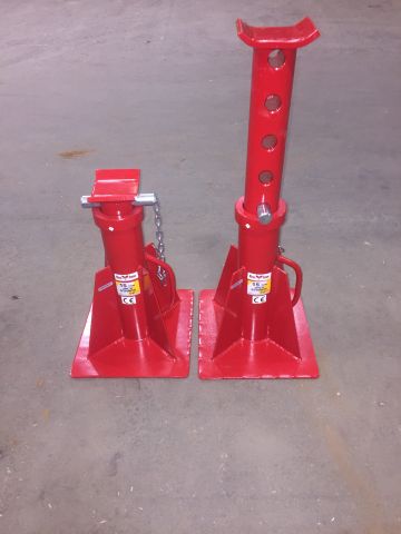569324-10 Red Tool - Pneumatic Jack 50 Ton & 2 pcs Jack stands 15 Ton - New