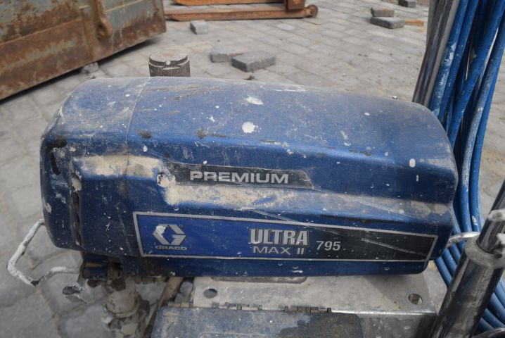 572663-8 Electric high pressure sprayer Graco Ultra Max II 795 Premium with Tempspray heating hose