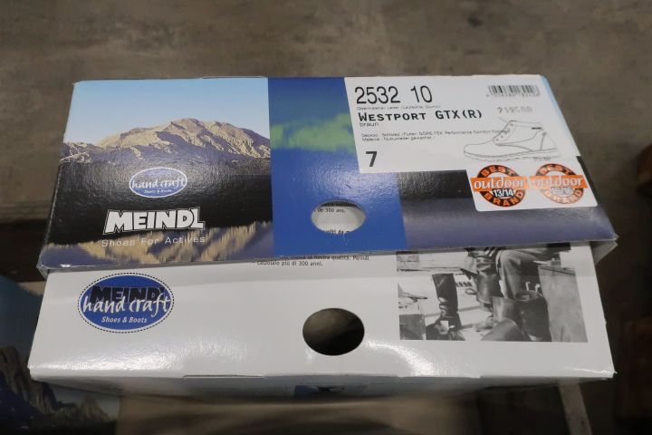 568816-13 Range of outdoor shoes (Meindl, Mad Rock and others)