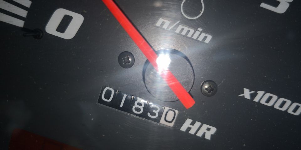 574802-20 Compact tractor Kubota STV 40 -10 (incl folding plow, sand spreader & tilt trailer)